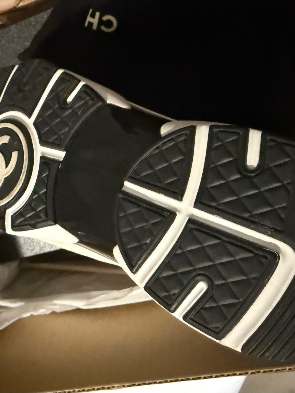 CHANEL White and Black CC Logo Sneakers - Picture 4 of 11